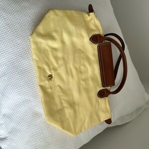 New without tags
Light spots on bottom easy to clean 
Never used